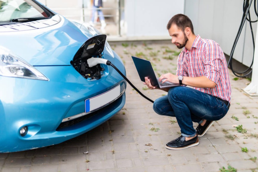 Co-Borne assure la maintenance de vos bornes de recharge électriques